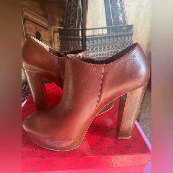 GUESS Paprika Brown Leather Platform Booties | Size 8.5 M (New) - Picture 4 of 8